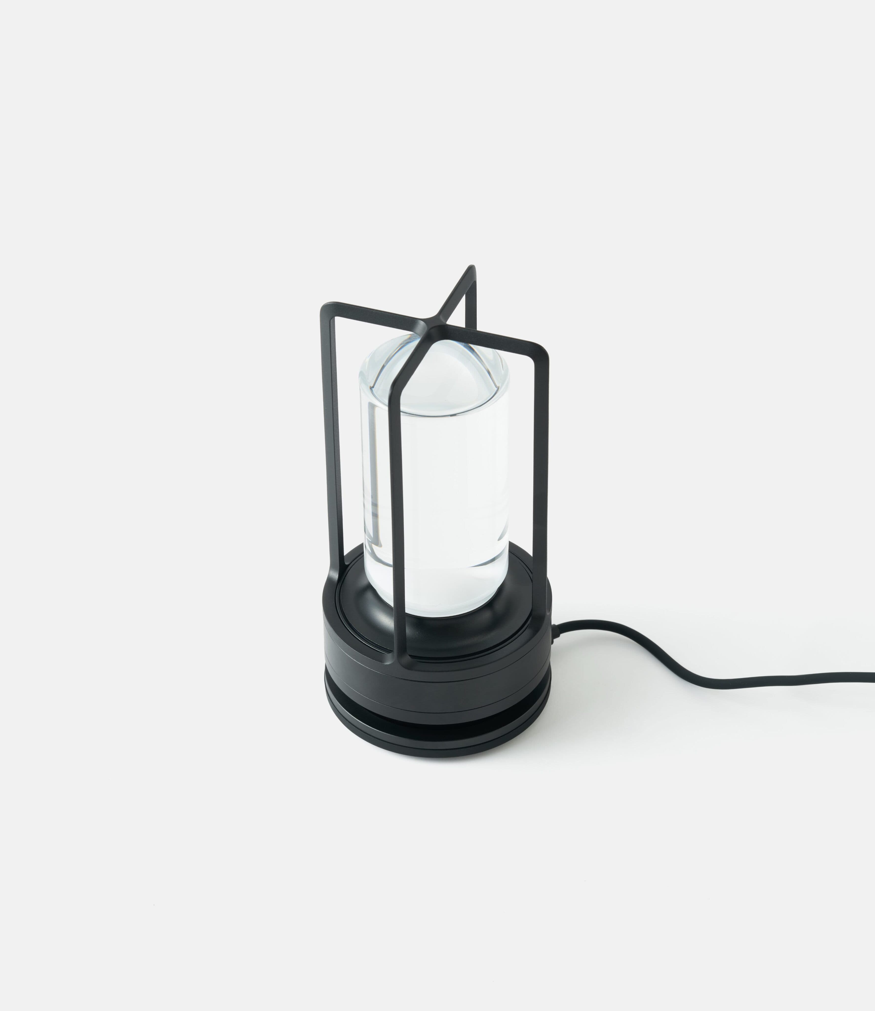 Ambientec Turn+ Aluminum Black — лампа из алюминия