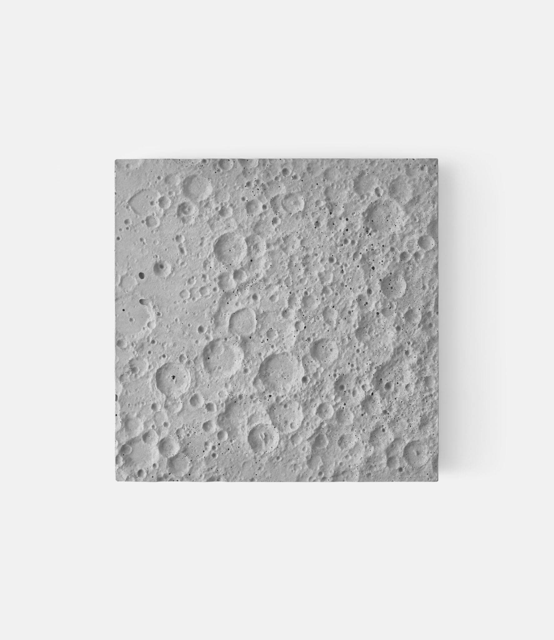 Deskspace Lunar Surface Large — лунная поверхность из бетона