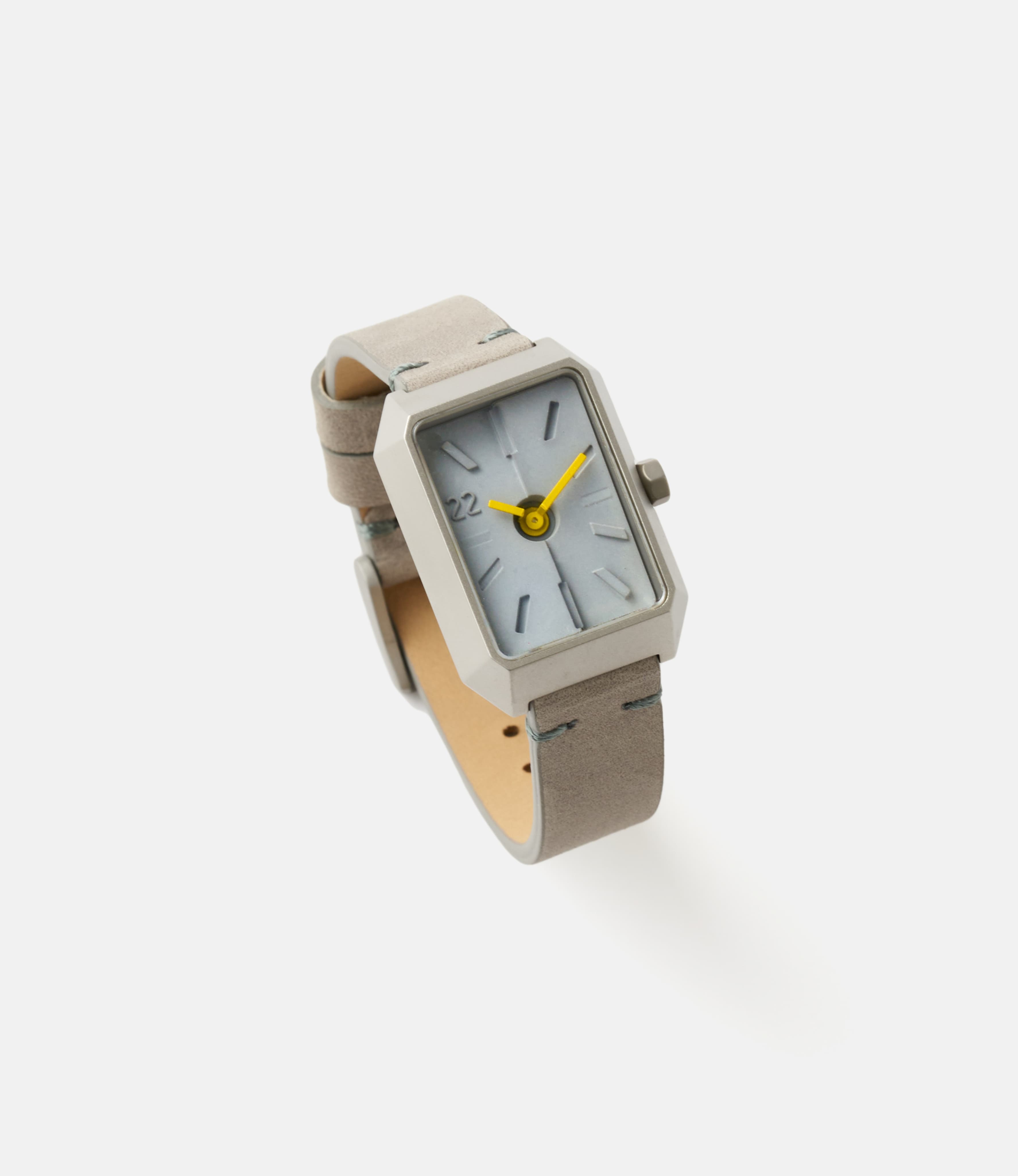 22 Studio Ups & Downs Rectangular Grey — прямоугольные часы с циферблатом из бетона