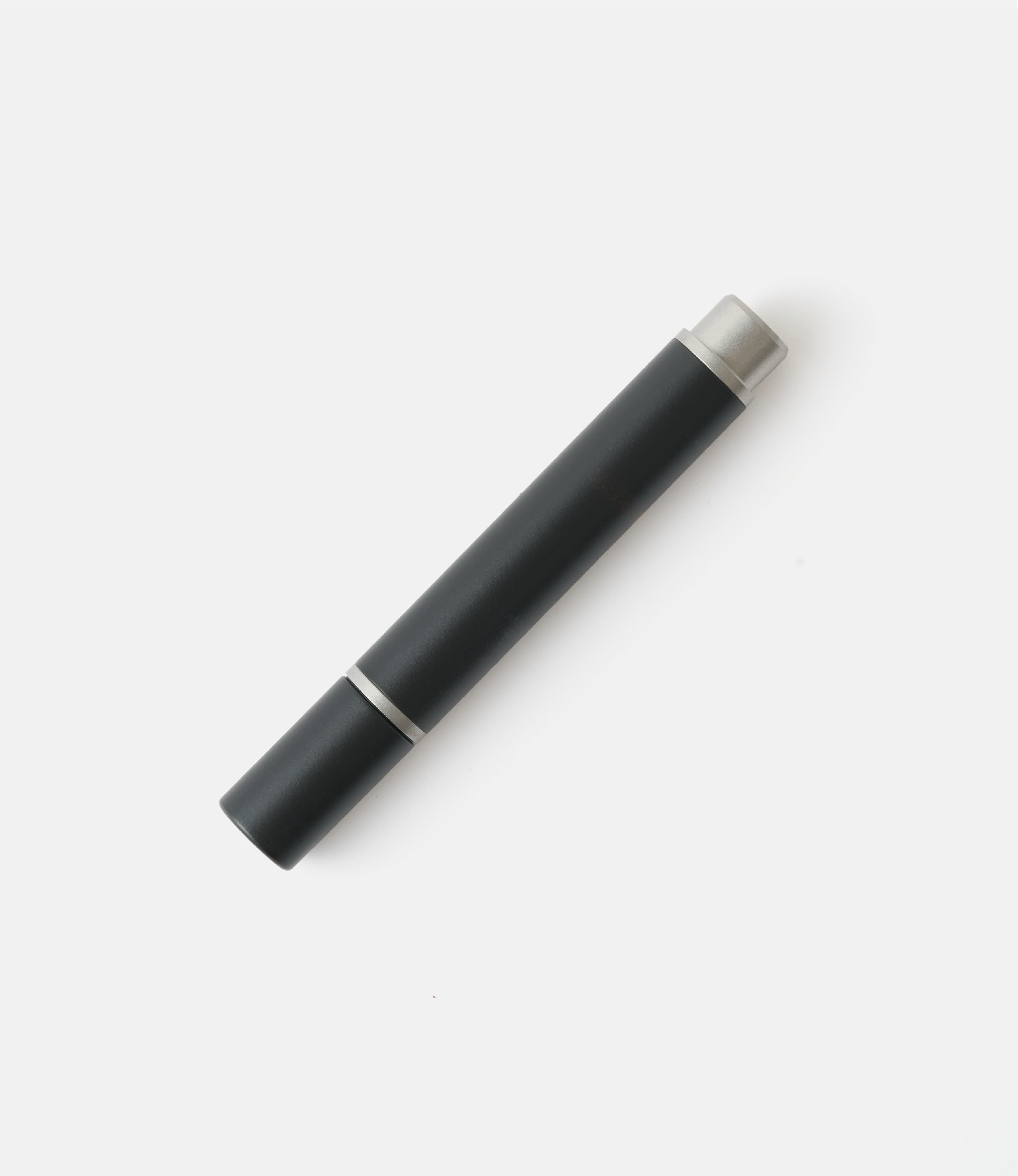TEC Hi-Markr Titanium Black Short Cup — титановый маркер-текстовыделитель
