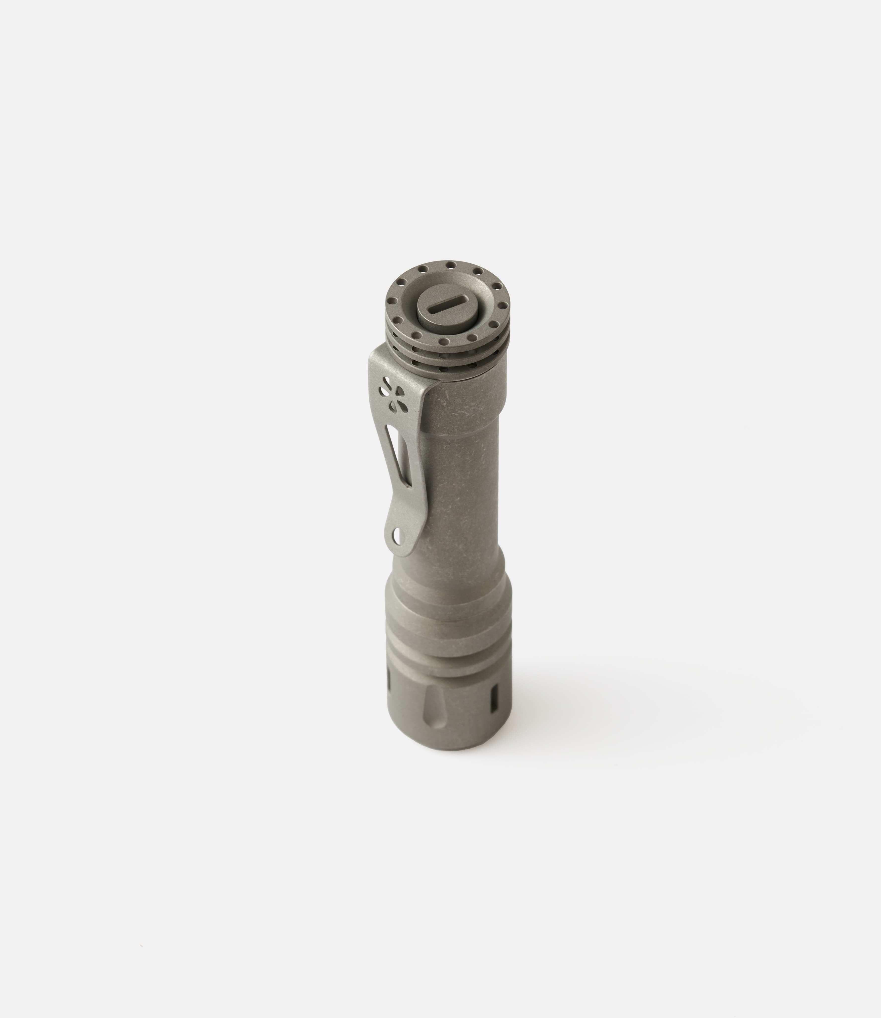 LANapple Ti Stonewashed Smooth — фонарик из титана