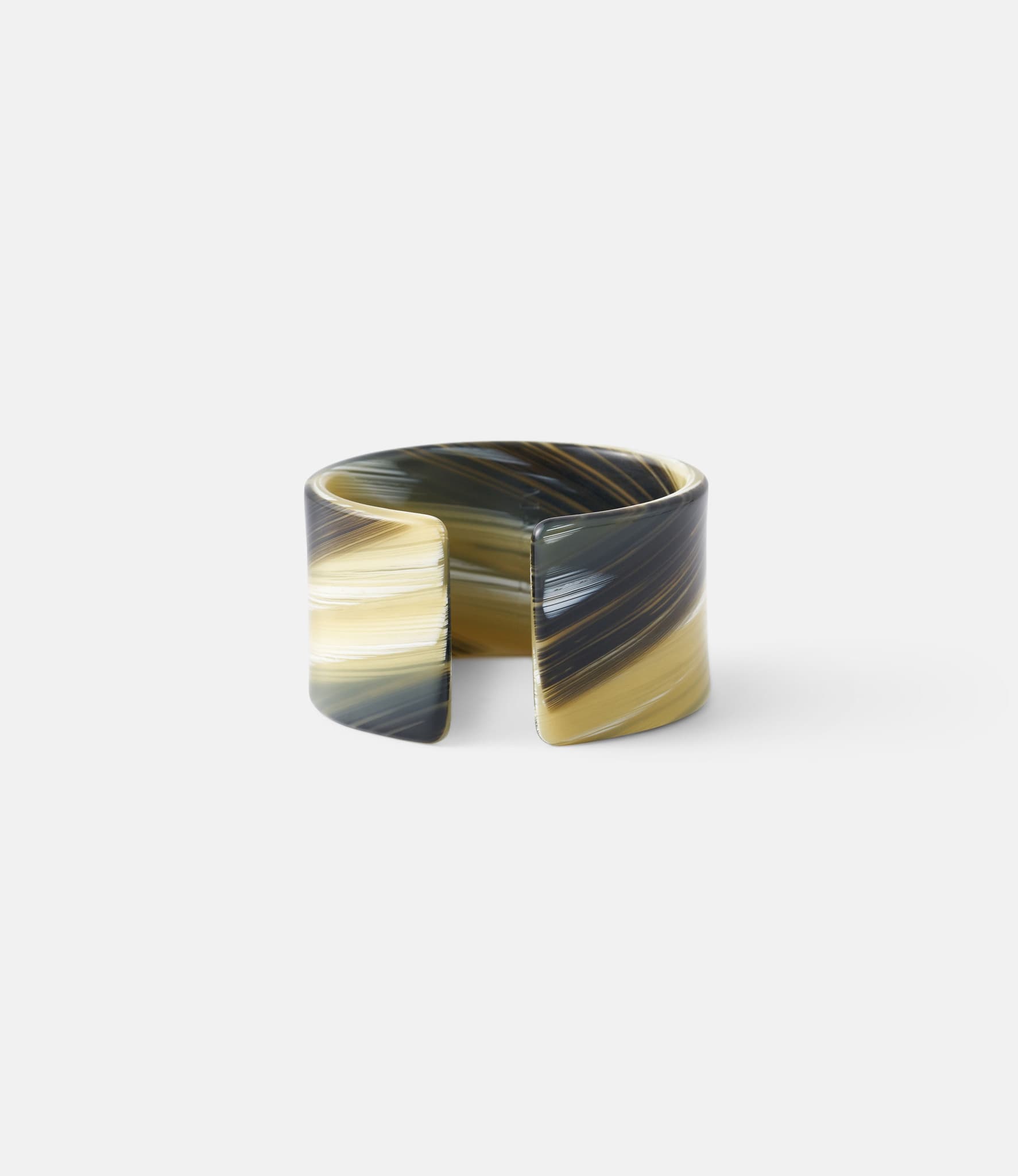 Machete Jumbo Cuff Horn — браслет из ацетата