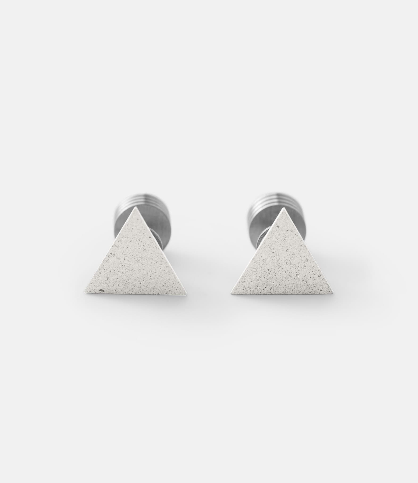 22 Studio Tetrahedron Earring White — серьги из бетона