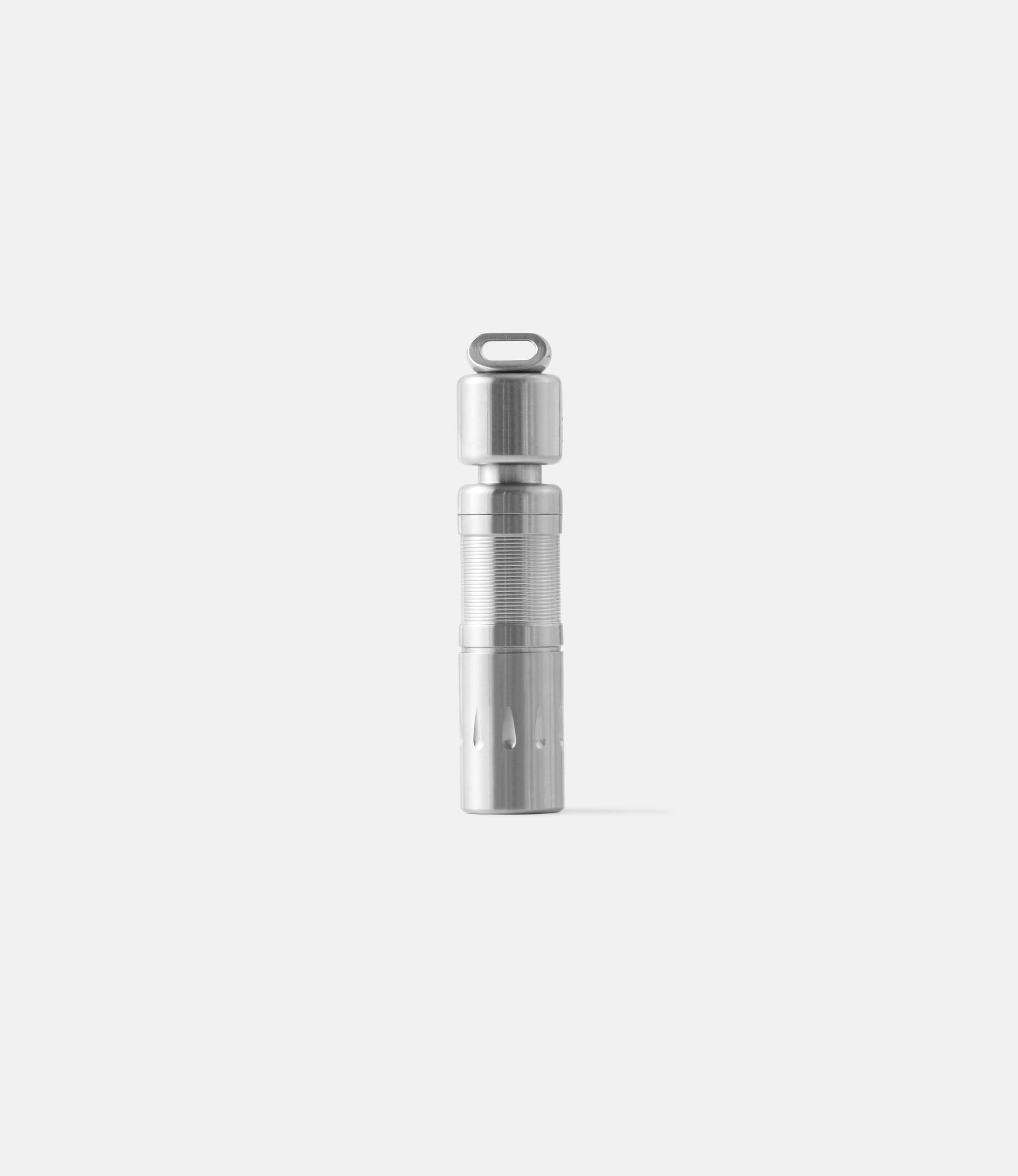 MecArmy X6 Ti — карманный фонарик из титана