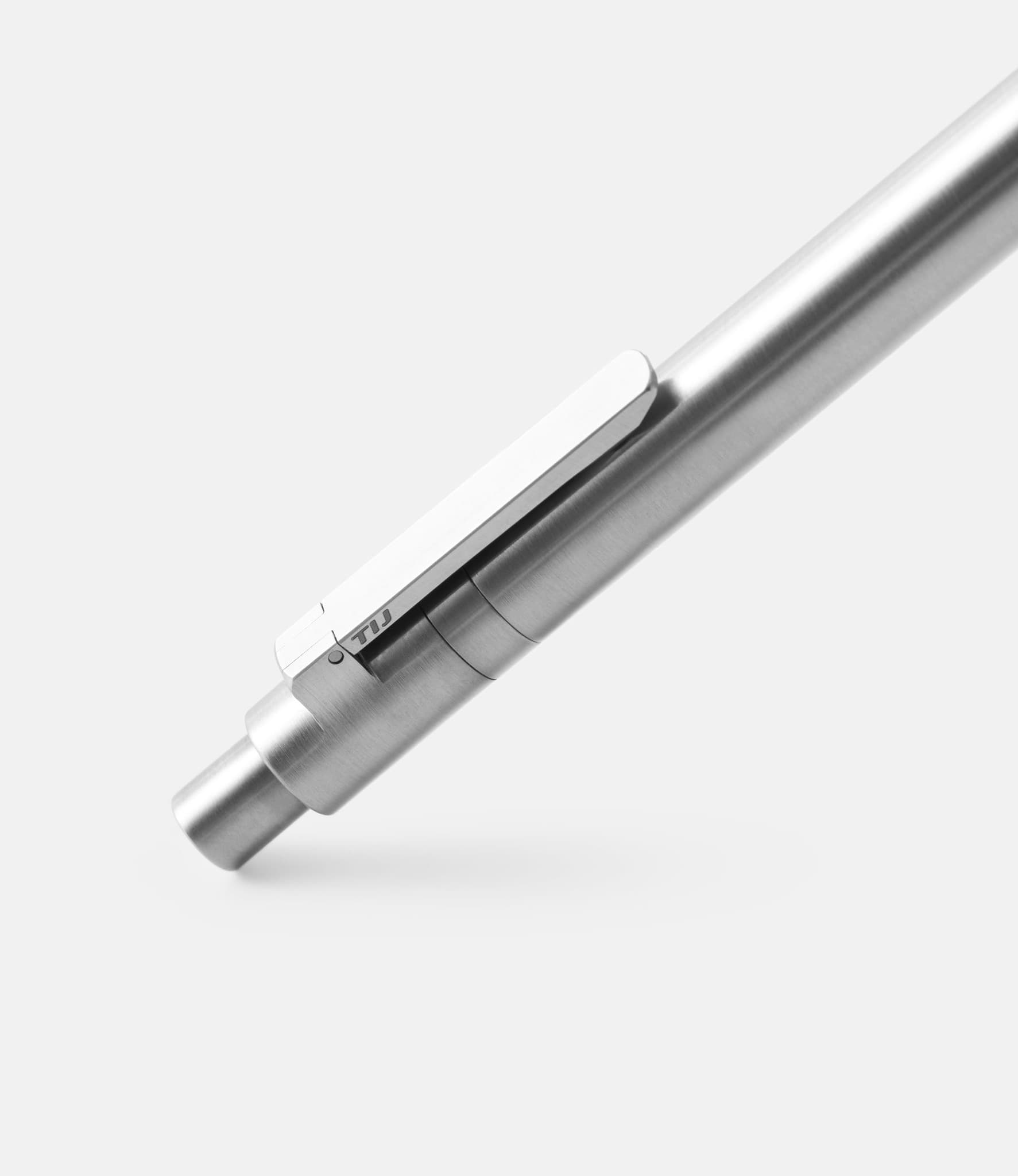 TIJ Pro+ Ball Pen Ebony — модульная титановая ручка