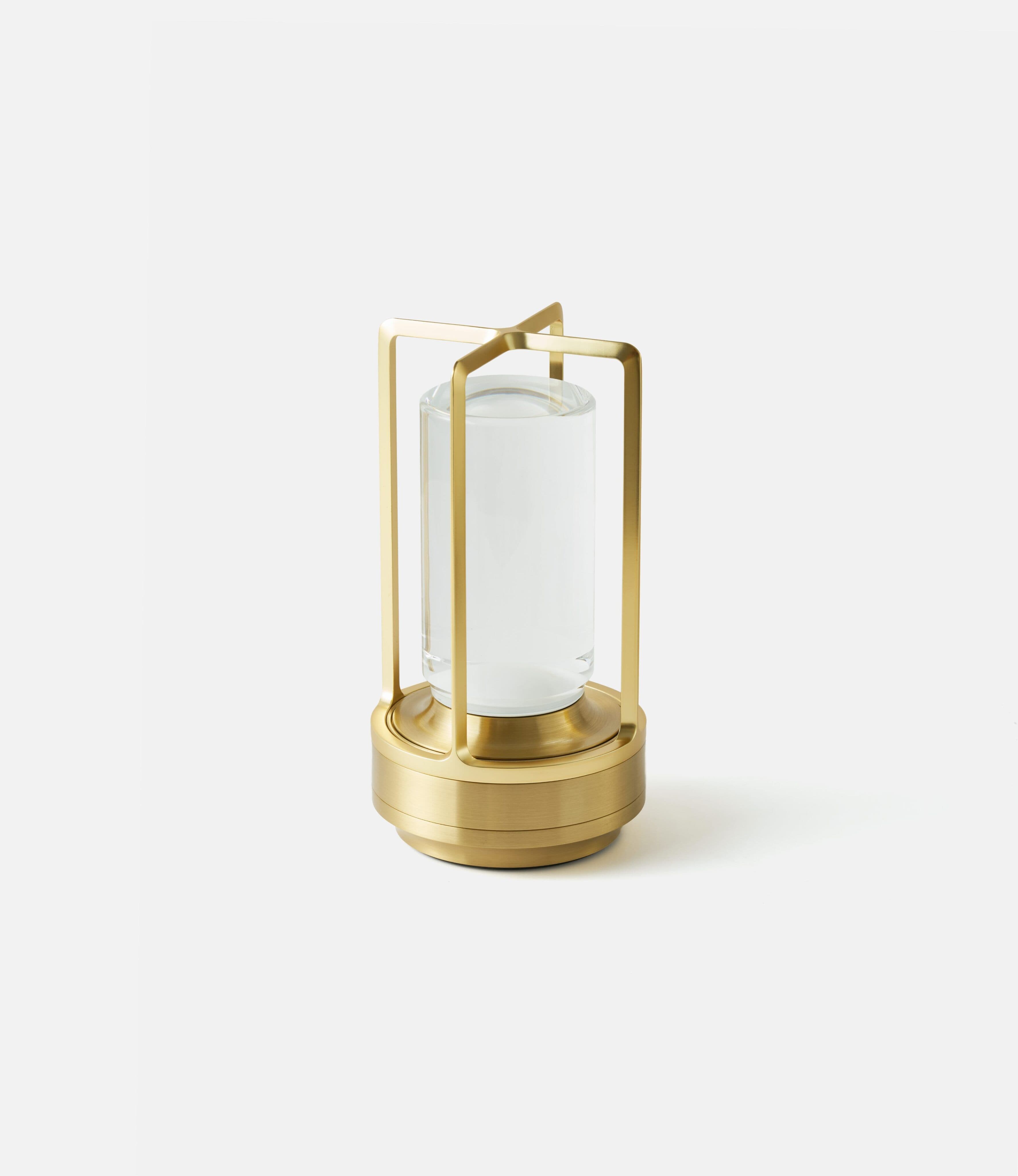 Ambientec Turn+ Brass — лампа из латуни