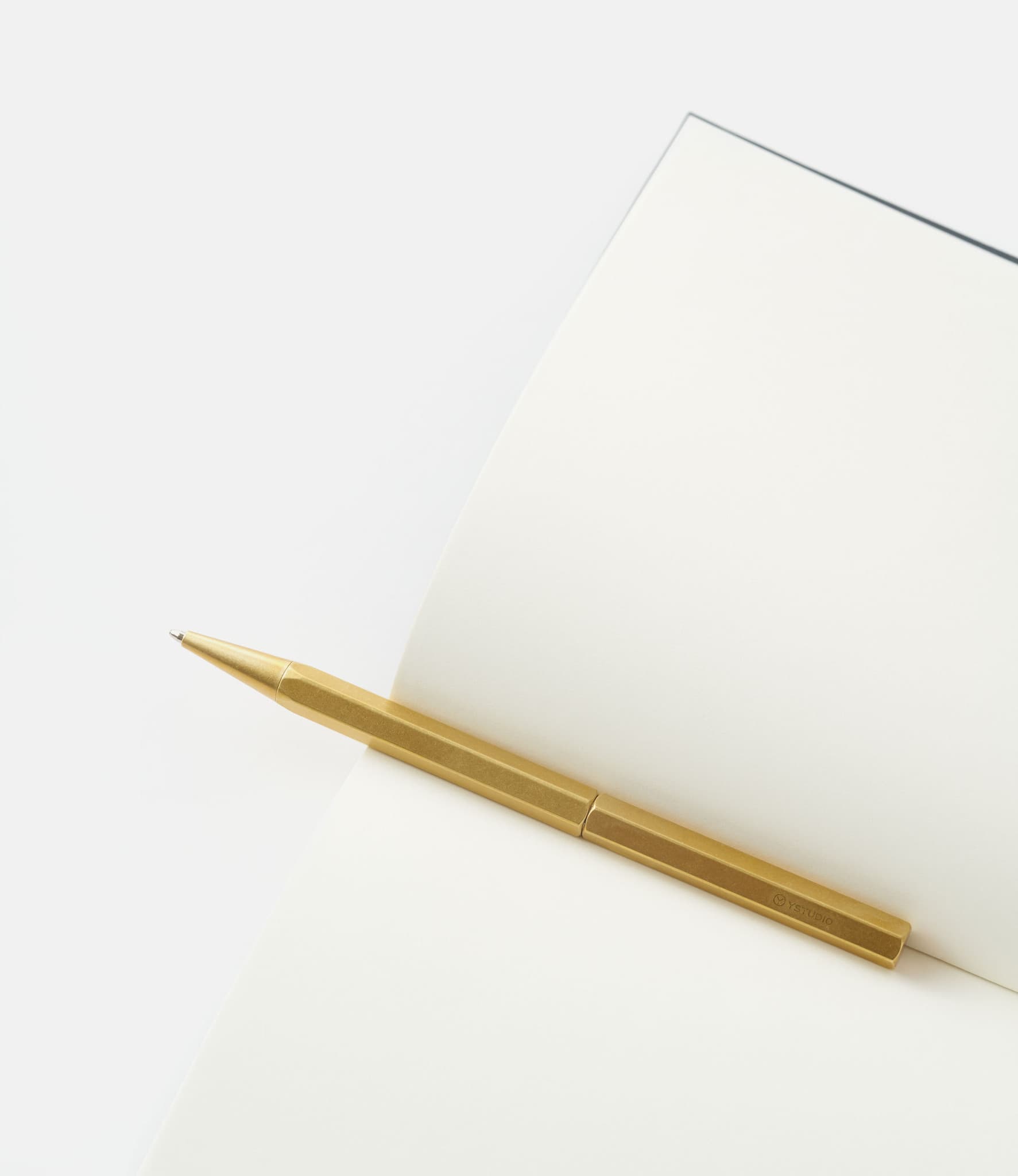 Ystudio Classic Revolve Ballpoint Pen Slim — ручка из латуни