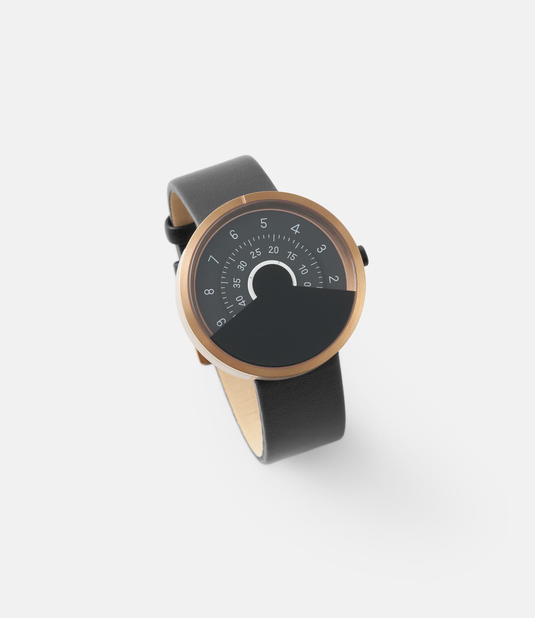 Anicorn Series 000 Rose Gold & Black — часы с дисковым циферблатом